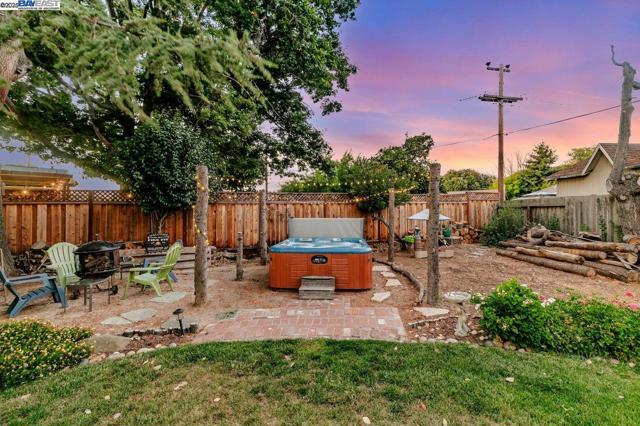 4533 Santa Cruz Ct, Fremont CA: https://media.crmls.org/mediaz/d5537cd4-a0cc-4082-82da-b67a4e9c9a54.jpg
