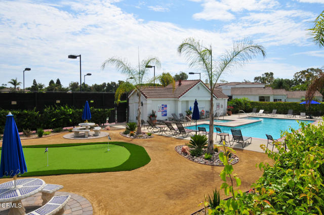 Island Villas Pool and Put Golf