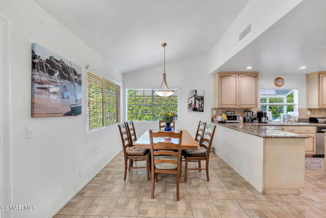 5050 Golden Nugget Way, Oak Park CA: https://media.crmls.org/mediaz/d554a0e7-b111-4455-968f-1dd1d7d6c4a9.jpg