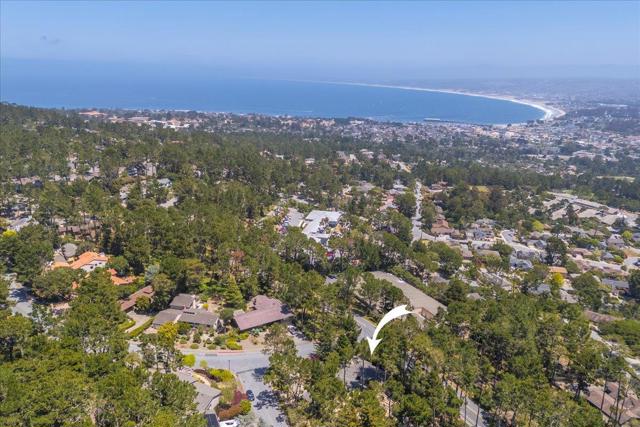 1 Windsor Rise, Monterey CA: https://media.crmls.org/mediaz/d554e8cc-7d31-412e-a56a-5670c829b83d.jpg