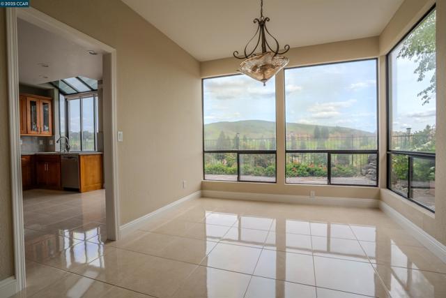 772 Lakemont Pl, San Ramon CA: https://media.crmls.org/mediaz/d554f032-fbe7-439d-816d-e942ff00539f.jpg