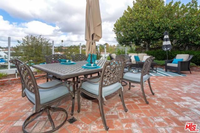 4732 Galicia Way, Oceanside CA: https://media.crmls.org/mediaz/d5553a2d-7fdb-4139-848d-cbaf5841bc7d.jpg