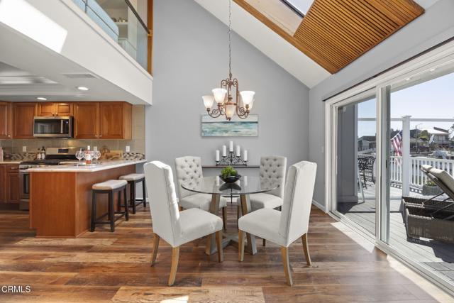 4450 Gateshead Bay, Oxnard CA: https://media.crmls.org/mediaz/d555faad-d707-46a0-9186-ba625023ffbd.jpg