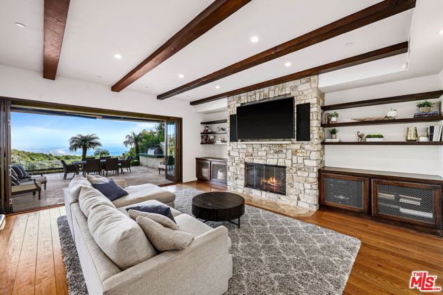 1853 Chastain, Pacific Palisades CA: https://media.crmls.org/mediaz/d556196f-95de-4252-8ea6-d3b9438f28ab.jpg