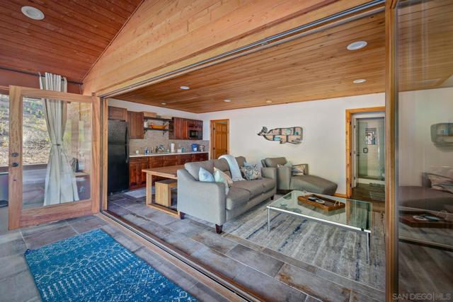 12052 Sky View Dr, Valley Center CA: https://media.crmls.org/mediaz/d5573c01-15cf-4a64-8efc-d58fb19b16df.jpg