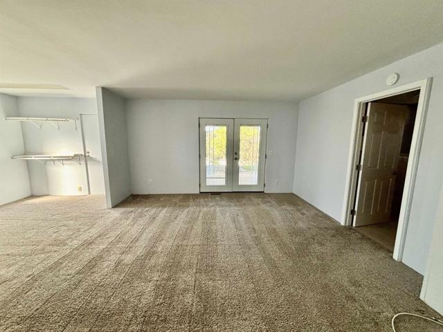 5420 Kipling Lane, Carlsbad CA: https://media.crmls.org/mediaz/d5575a37-74ab-40fd-885b-a6eb7fceeb98.jpg