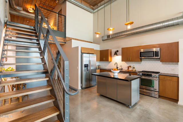 Detail Gallery Image 15 of 39 For 530 S Hewitt St #139,  Los Angeles,  CA 90013 - 2 Beds | 2 Baths