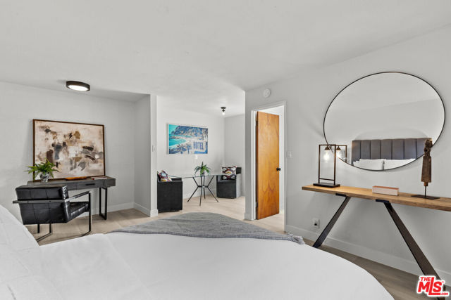 2446 Colby Avenue, Los Angeles CA: https://media.crmls.org/mediaz/d5579439-d1cf-44d3-8572-11fdfb474416.jpg