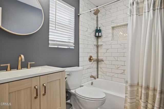 5004 Ladera Vista Drive, Camarillo CA: https://media.crmls.org/mediaz/d5591871-d4f1-4d7e-a825-f4f1c0bbabe9.jpg