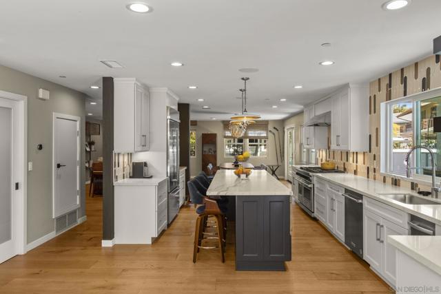 Image 12 of 75 For 418 Parkwood Ln