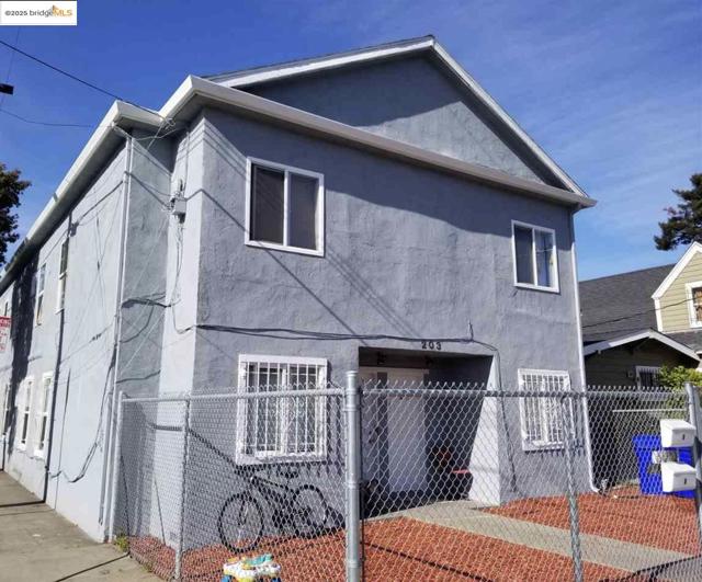 203 Bissell Ave, Richmond CA: https://media.crmls.org/mediaz/d559db79-252e-40e8-9241-5593f2c29cf3.jpg