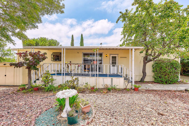 Detail Gallery Image 2 of 40 For 10 La Lomita #0,  Newbury Park,  CA 91320 - 2 Beds | 2 Baths