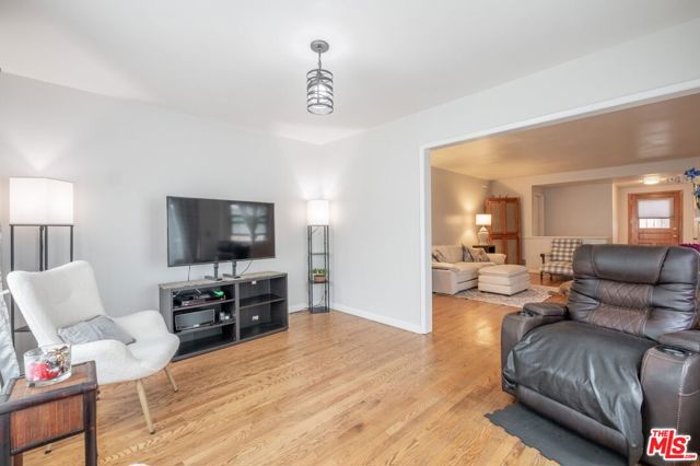 10725 S 8th Avenue, Inglewood CA: https://media.crmls.org/mediaz/d559ff83-a65d-4d71-a5b2-c81921182975.jpg