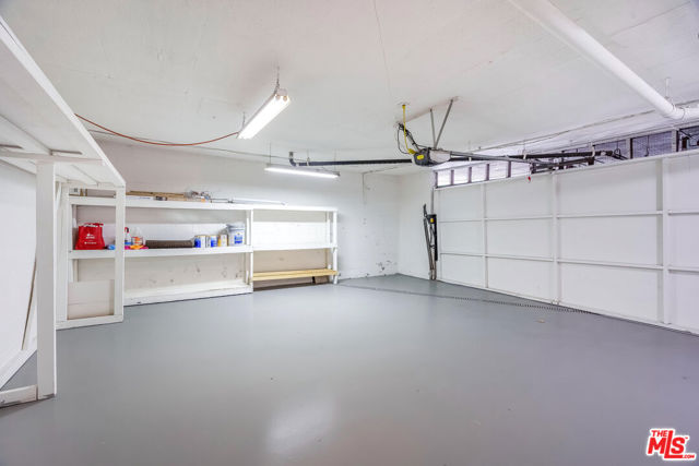 1119 23rd Street, Santa Monica CA: https://media.crmls.org/mediaz/d55a0484-27da-4c1c-837d-6fa45cebe8f8.jpg
