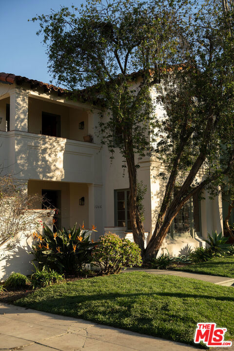 1208 S La Jolla Avenue