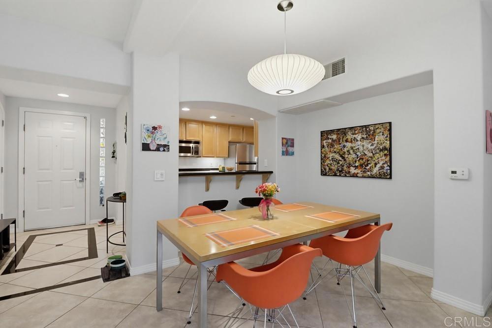 301 W G St - photo 7