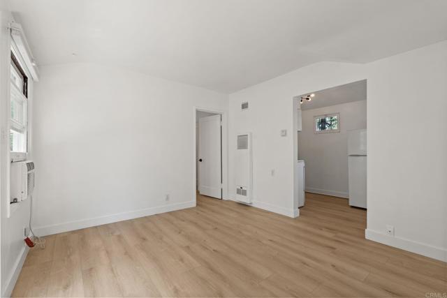 Image 14 of 23 For 211 Walnut Avenue