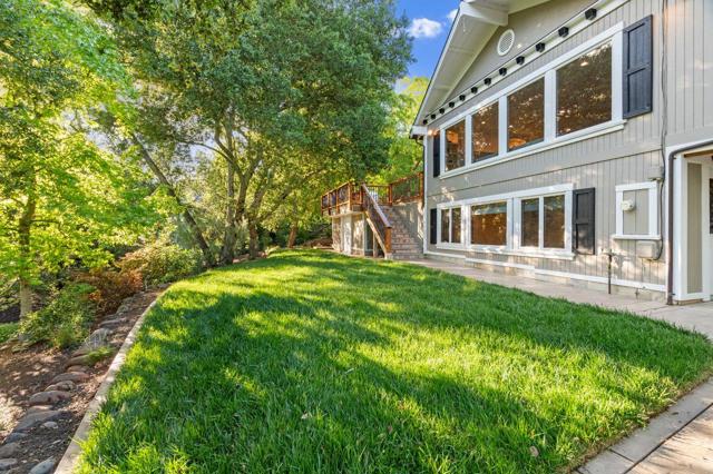 23447 Skyview Terrace, Los Gatos CA: https://media.crmls.org/mediaz/d55b2eb4-ba33-40f6-9efe-f1bb5d06ba8f.jpg