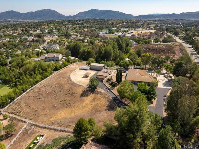 31755 Rancho Vista Road, Temecula CA: https://media.crmls.org/mediaz/d55b53bd-d90f-4620-8f80-eb4895a81a1b.jpg