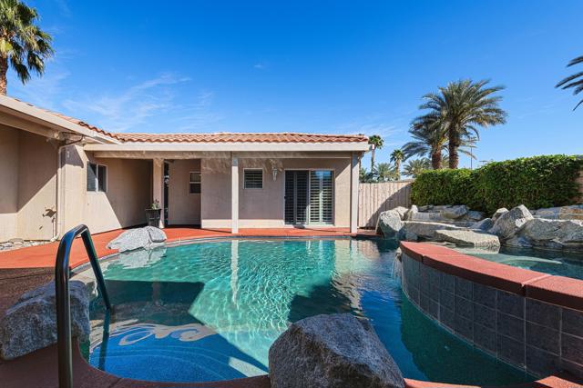 77 Clavel Court, Palm Desert CA: https://media.crmls.org/mediaz/d55b8f00-dc86-4582-9e94-9c2f3528c214.jpg