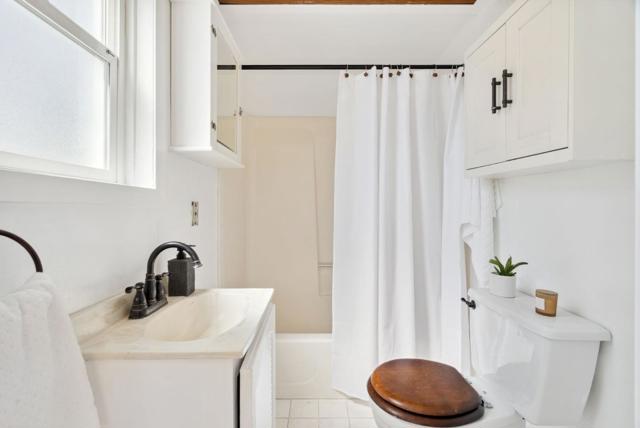 518 Price Street, Daly City CA: https://media.crmls.org/mediaz/d55bc856-d69a-4994-8e7b-3c141fde8b7b.jpg