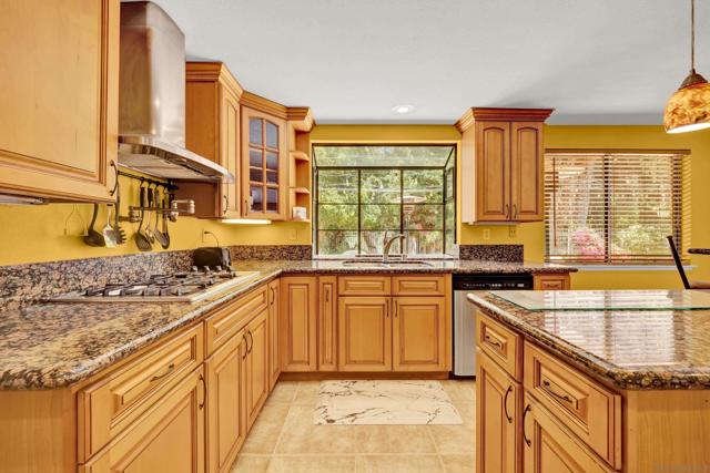 2010 Palsero Ave, Escondido CA: https://media.crmls.org/mediaz/d55bd775-dd3b-4a84-9ab5-2e3be0b9f662.jpg