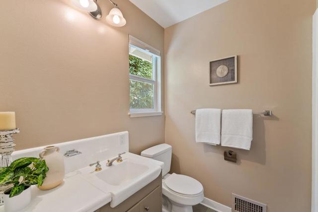 33 Aqua View Drive, Watsonville CA: https://media.crmls.org/mediaz/d55c1682-f4f2-4f3a-9a3e-be5d69d679e7.jpg