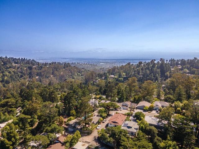 6827 Ridgewood Drive, Oakland CA: https://media.crmls.org/mediaz/d55cebbc-8aa9-4905-8aa0-7df94afde8ad.jpg