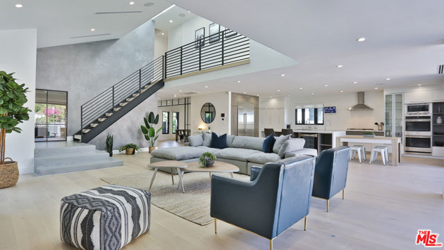 842 S Ogden Drive, Los Angeles CA: https://media.crmls.org/mediaz/d55db37e-1b8a-4339-b264-576c38fd18af.jpg