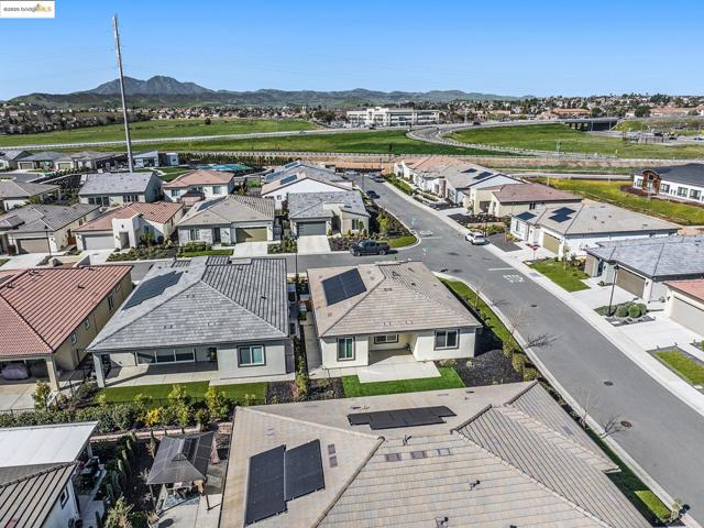 102 Coral St, Brentwood CA: https://media.crmls.org/mediaz/d55de79d-1ac9-4e1c-9cfa-0de531c7c54b.jpg