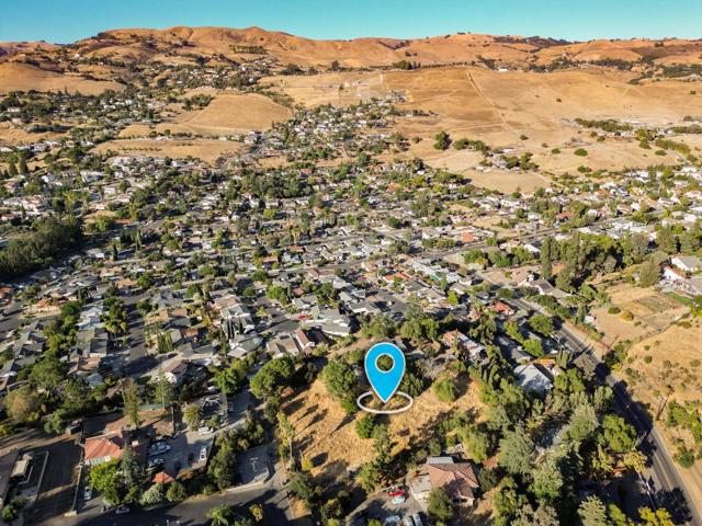 14862 Watters Drive, San Jose CA: https://media.crmls.org/mediaz/d55dfd27-a579-4824-a279-ef9609ffe05d.jpg