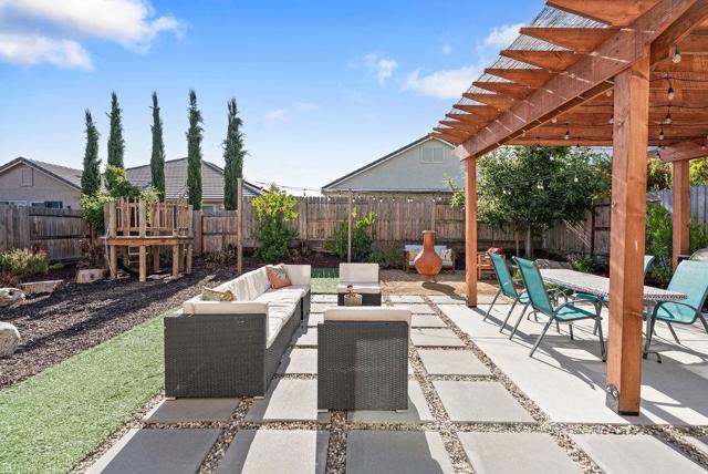 1299 Wildrose Drive, Hollister CA: https://media.crmls.org/mediaz/d55e135a-abcd-496c-8bfc-819c44fc90dd.jpg
