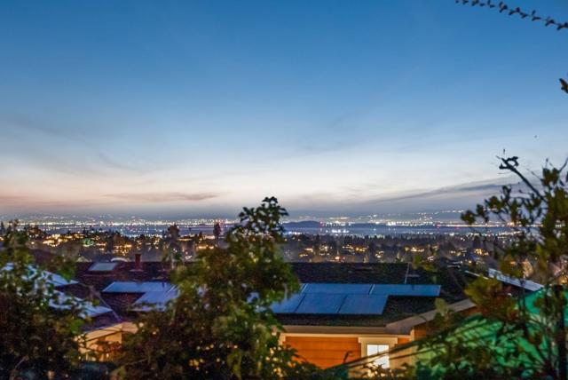 23423 Toyonita Road, Los Altos Hills CA: https://media.crmls.org/mediaz/d55e852c-09ec-4a71-b529-55ac9649d3a3.jpg