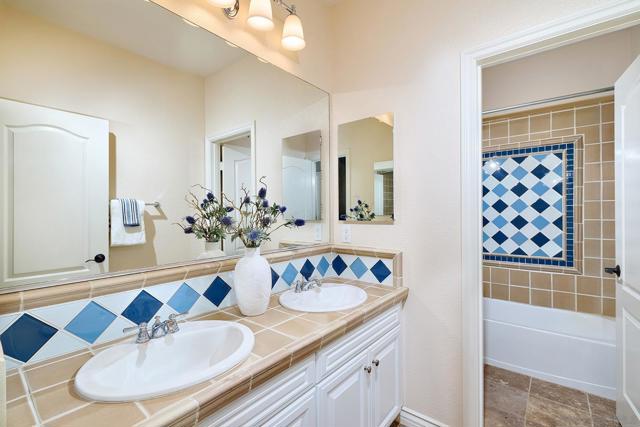 15504 Paseo Del Sur, San Diego CA: https://media.crmls.org/mediaz/d55eeb92-0784-46b5-bb77-1f59d4a80336.jpg