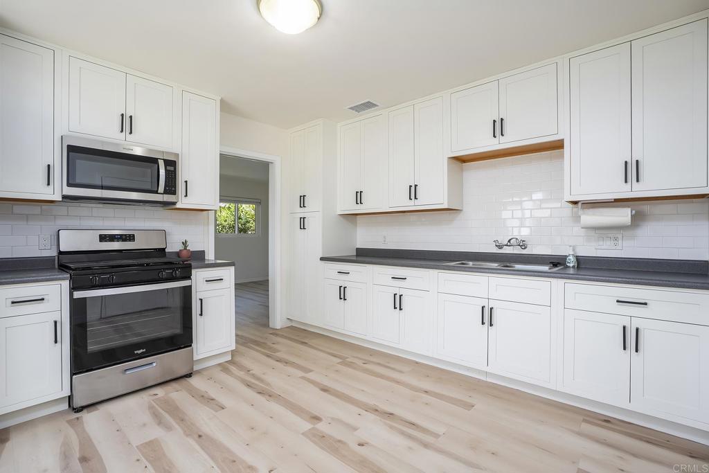 4552 Point Loma Avenue - photo 13