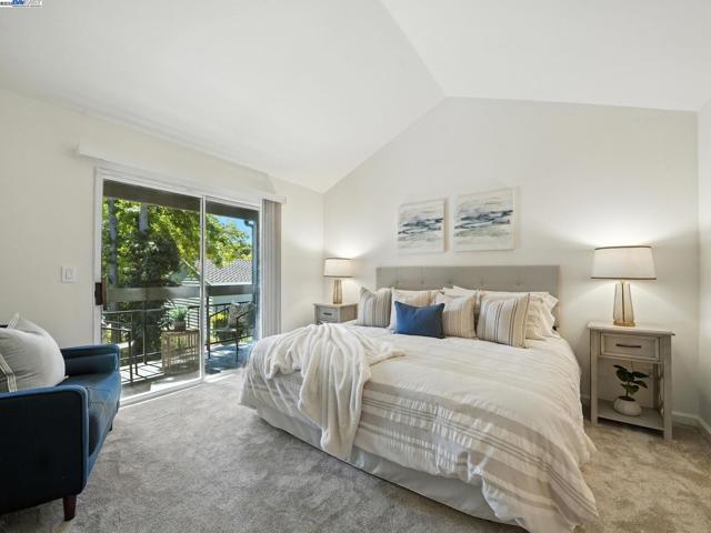 7635 Canyon Meadow Cir, Pleasanton CA: https://media.crmls.org/mediaz/d55fbd90-181b-4827-a064-c7de560a0901.jpg