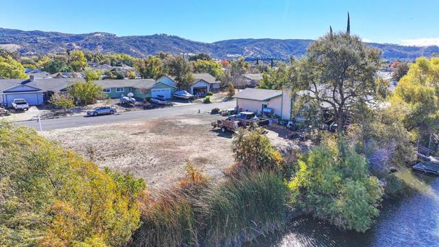 601 Bass Lane, Clearlake Oaks CA: https://media.crmls.org/mediaz/d55ff7bb-e485-40ea-a516-11e2d51bc1d0.jpg