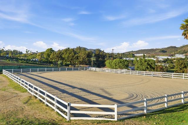 Detail Gallery Image 54 of 65 For 1925 Robinhood Rd, Vista,  CA 92084 - 5 Beds | 4/1 Baths