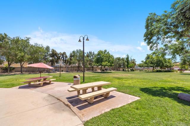 150 Rock Glen Way, Santee CA: https://media.crmls.org/mediaz/d560980c-8ebf-4ff0-8fca-c7199bf43a4d.jpg