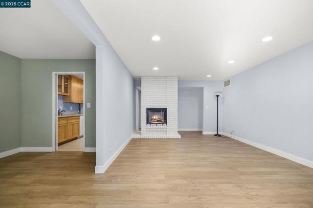 651 Moraga Rd, Moraga CA: https://media.crmls.org/mediaz/d560c1b7-acdb-4b0b-8f49-f76d8e6c3f63.jpg