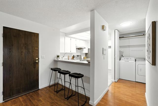 332 Philip Drive, Daly City CA: https://media.crmls.org/mediaz/d560eccc-eb3c-454f-b8d9-5453fbfd8e57.jpg