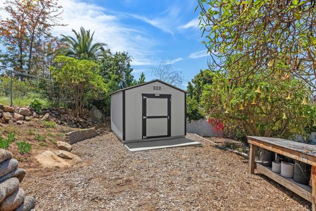 2085 Valley View Boulevard, El Cajon CA: https://media.crmls.org/mediaz/d5611584-e724-471d-a9ff-abded57fb8b0.jpg