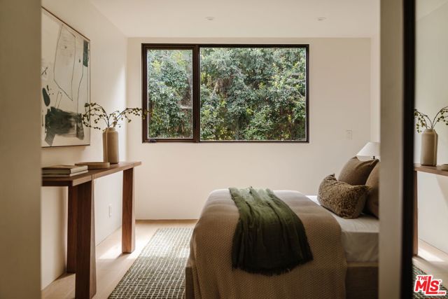744 Amoroso Place, Venice CA: https://media.crmls.org/mediaz/d5613367-90fc-41a5-903d-9e97f5d520d3.jpg