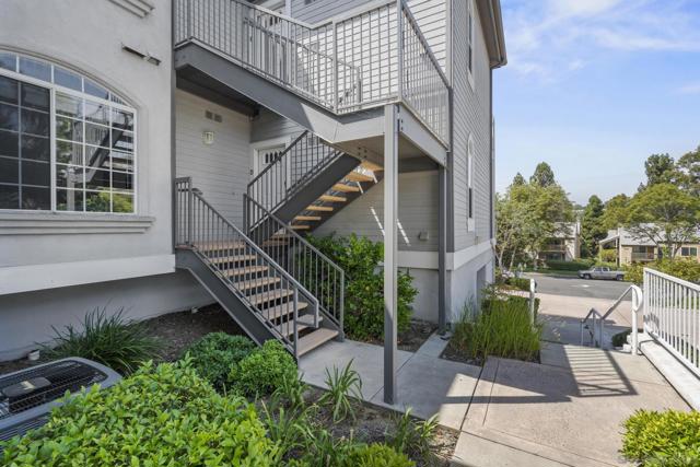 8595 Via Mallorca, La Jolla CA: https://media.crmls.org/mediaz/d561a026-4e9e-4405-92a6-3bd0d18b746a.jpg