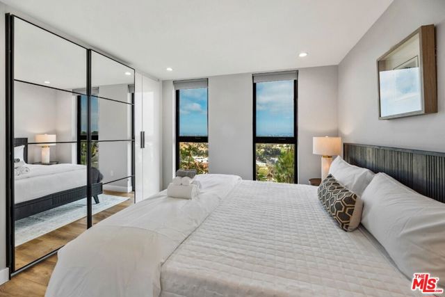 5830 Desert View Drive, La Jolla CA: https://media.crmls.org/mediaz/d5624287-a74c-4f04-a2a1-2140f81465bc.jpg