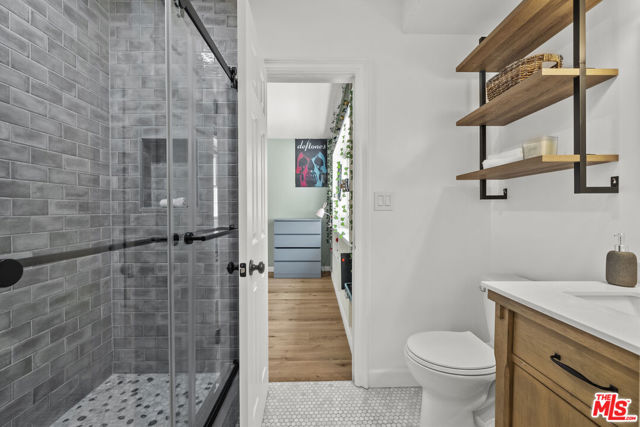 746 Valley View Avenue, Monrovia CA: https://media.crmls.org/mediaz/d5627a61-667e-4b19-b71e-df230034bd93.jpg