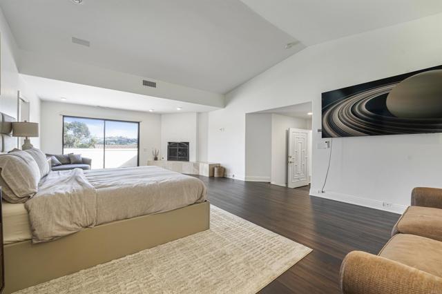 5274 Margaret, Bonita CA: https://media.crmls.org/mediaz/d5628154-da42-4e6e-a908-ab6cd2baf2fe.jpg