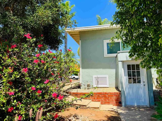 1461 Sunrise Drive, Vista CA: https://media.crmls.org/mediaz/d5628fe6-3381-4d89-90de-16f4b255730c.jpg