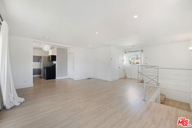 1239 S Orange Drive, Los Angeles CA: https://media.crmls.org/mediaz/d56355fa-6d0a-4383-967c-e0391cb1944e.jpg
