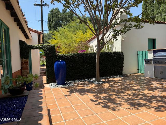 1979 Allen Avenue, Altadena CA: https://media.crmls.org/mediaz/d5640945-4d75-4b69-a453-83106173b293.jpg
